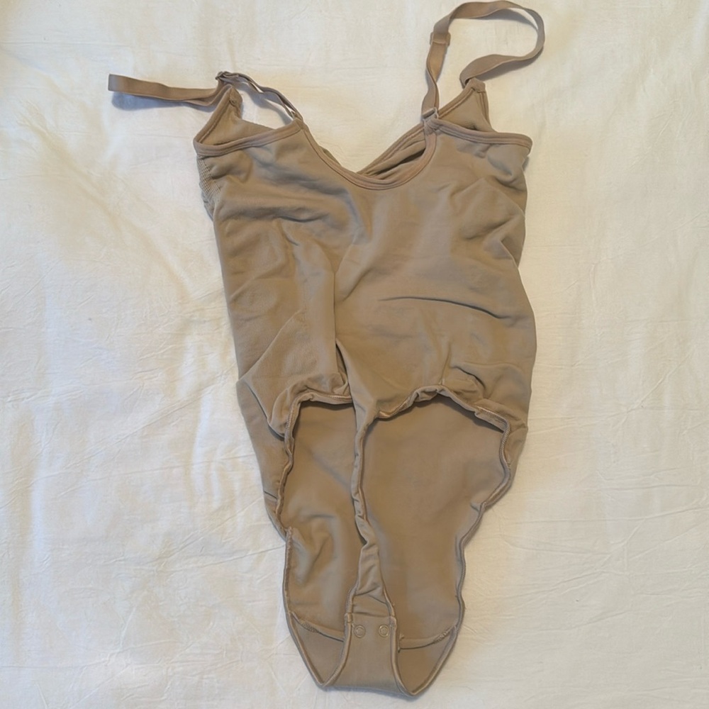 SKIMS SEAMLESS SCULPT THONG BODYSUIT CLAY LARGE - Picture 4 of 5